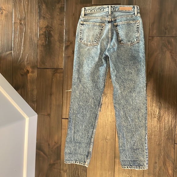 Grlfrnd distressed denim size 25 only worn a couple of times. - Picture 2 of 2